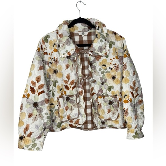 entro Jackets & Blazers - Entro Floral Print Quilted Jacket Size Medium Tie Front Patch Pockets Feminine
